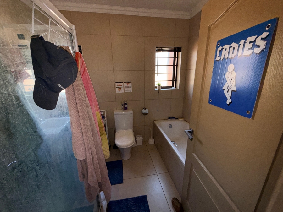 To Let 2 Bedroom Property for Rent in Die Bult North West